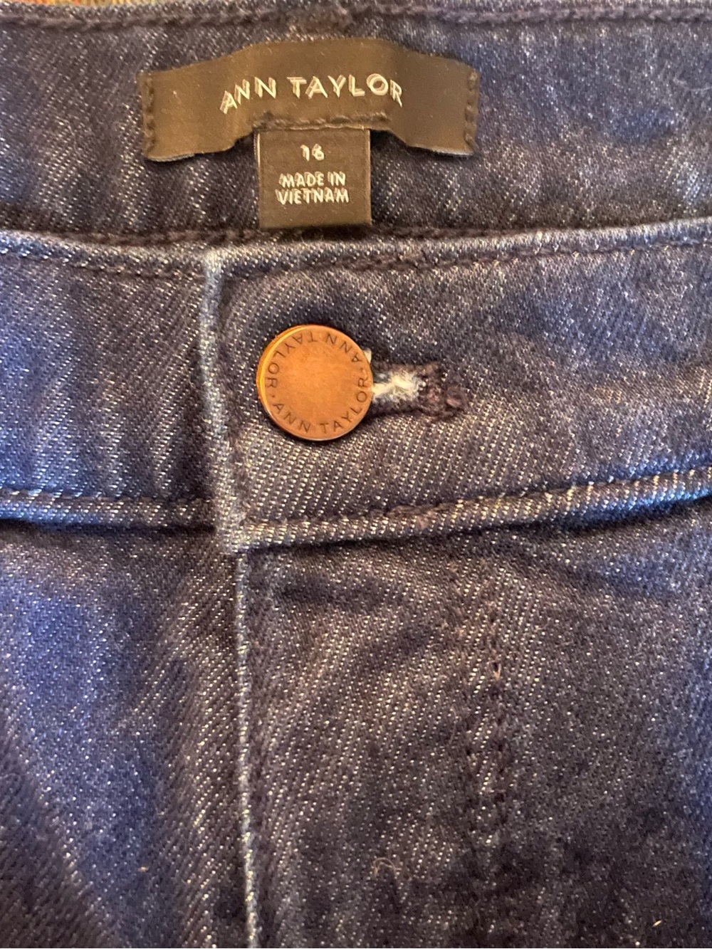 Ann Taylor Indigo Blue Denim wide leg Jeans with Copper Button sz 16